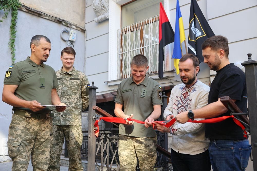 У Львові відкрили перший в Україні центр рекрутингу 4-ї окремої важкої механізованої бригади