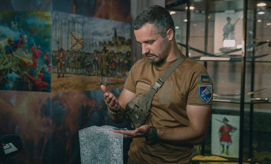 Воїни ЗСУ знайшли на Донеччині фрагмент кинджала, якому понад три тисячі років (ФОТО)