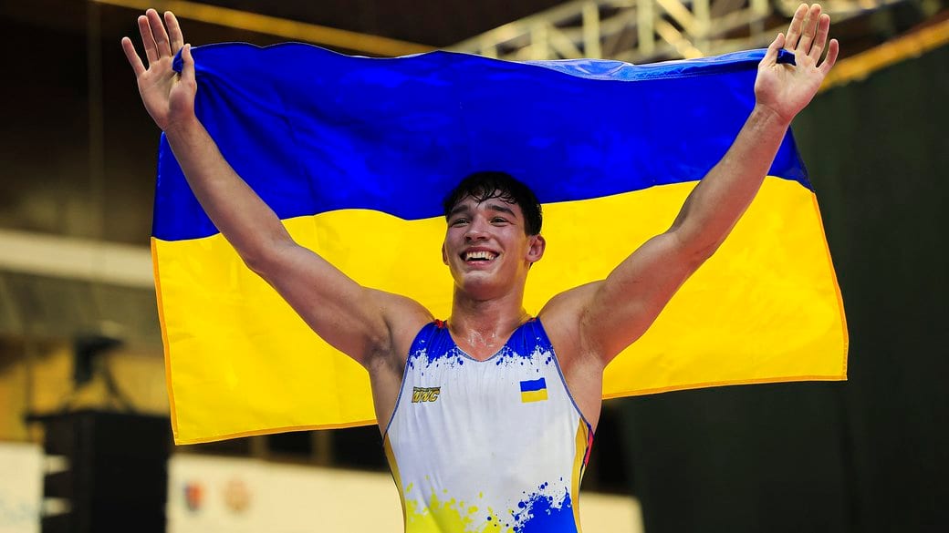 Українець став триразовим чемпіоном світу з греко-римської боротьби