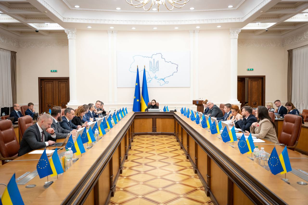 У міністерствах призначать заступників, відповідальних за політику прифронтових територій