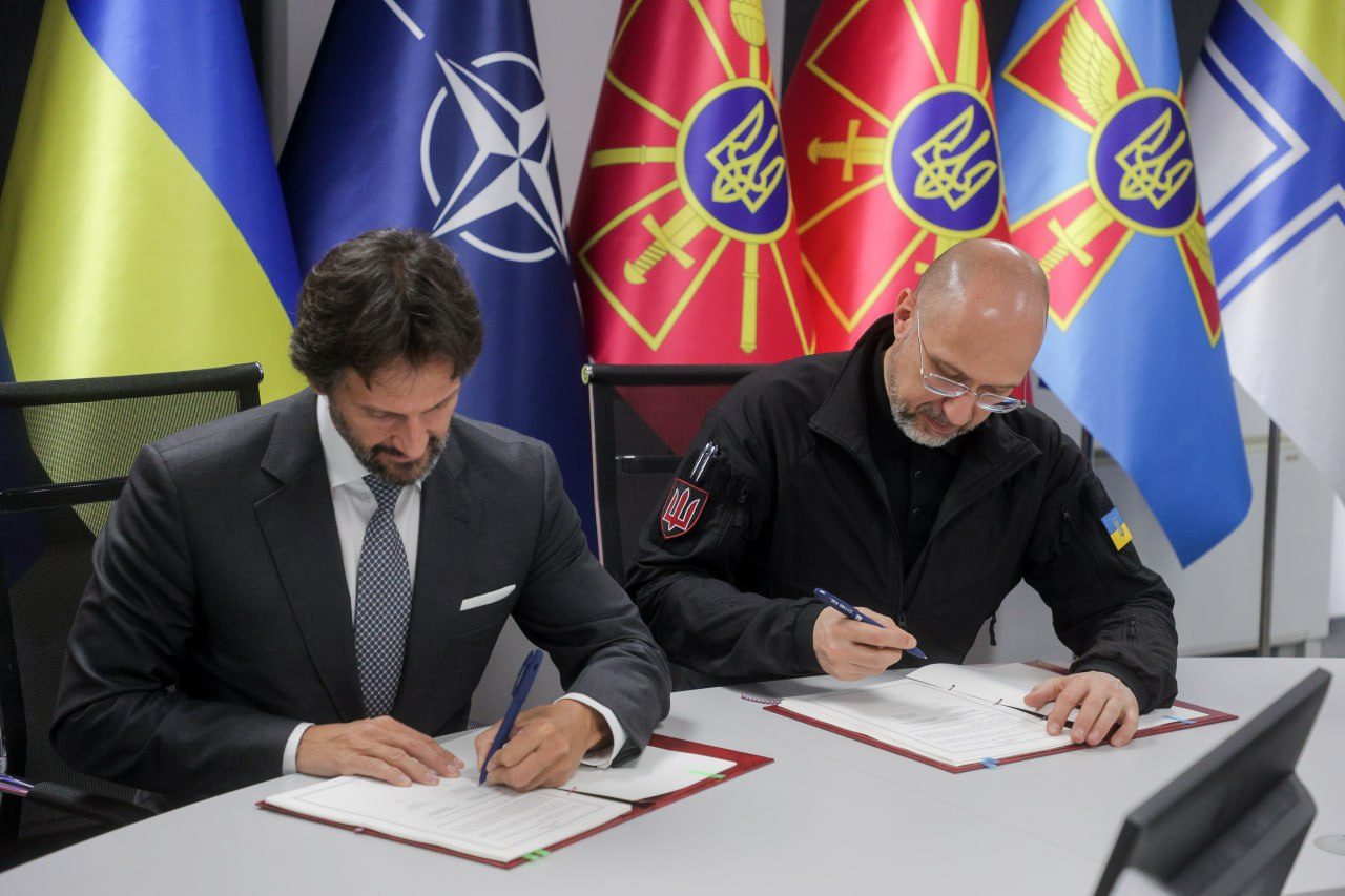 Словаччина передасть Україні машини для розмінування, засоби медевакуації та іншу техніку