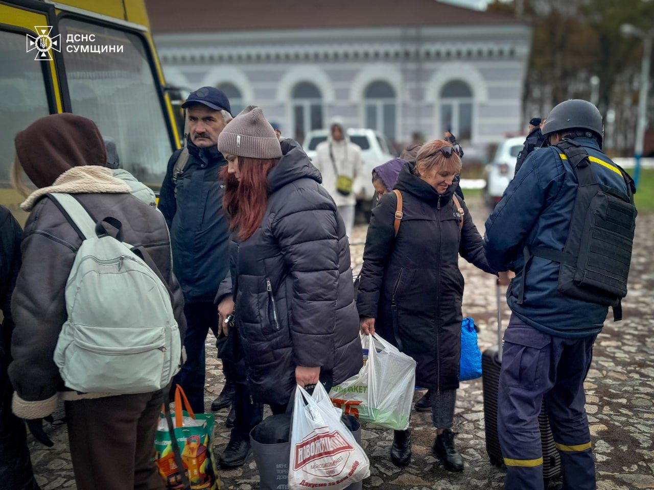 На Конотопщині після російської атаки усіх пасажирів потяга довезли автобусами (ВІДЕО)