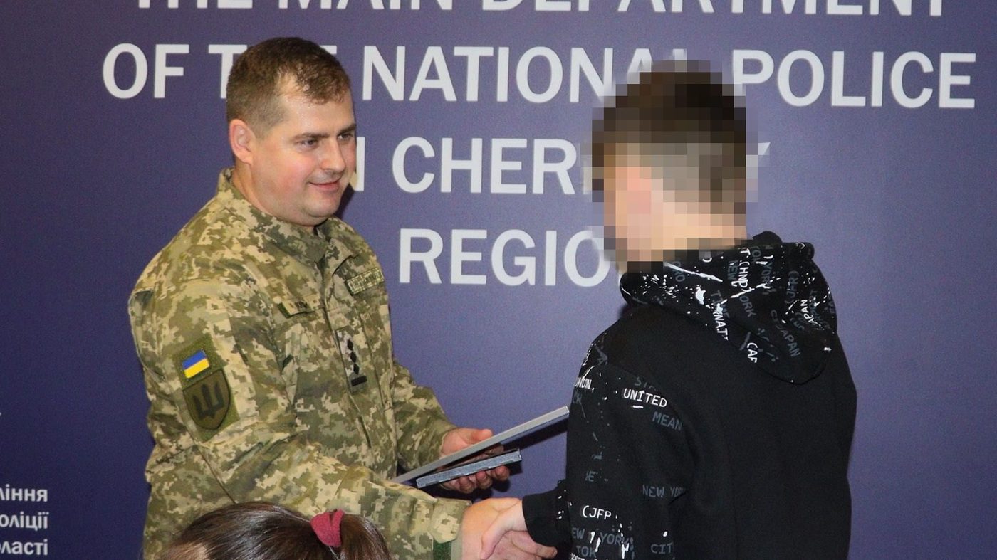 СБУ і Нацполіція нагородили підлітків, які викрили плани ФСБ