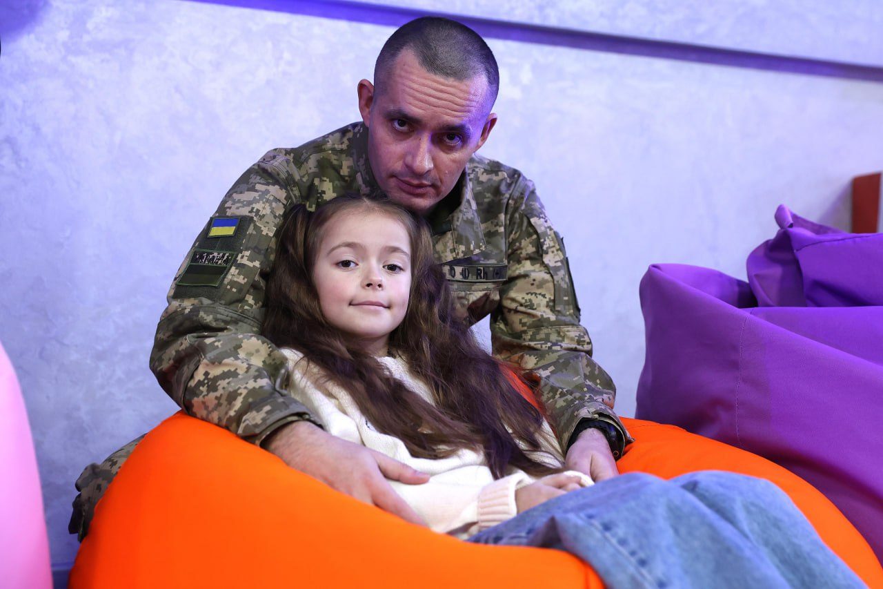 «Голоси Героїв»: рятувальники, воїни та поліцейські озвучили аудіокнигу для дітей