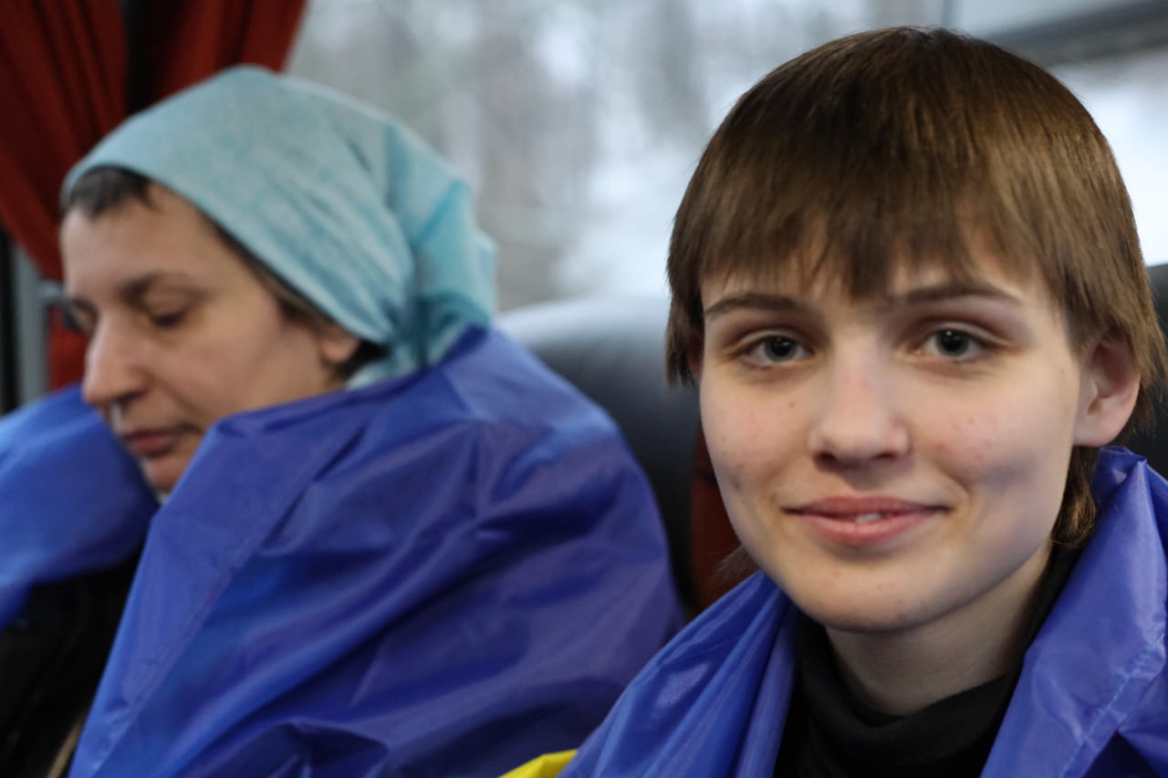 В Україну повернули 18-річну українку, яку білоруські силовики ув’язнювали два роки