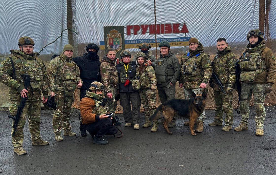 Філантроп Говард Баффет відвідав околиці Куп’янська і долучився до евакуації цивільних