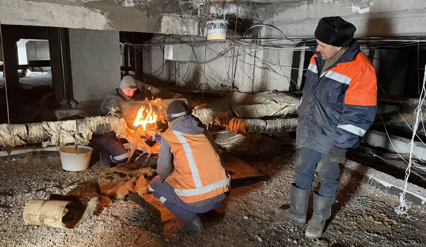 Залізничники з різних міст долучилися до відновлення теплопостачання у Києві (ФОТО)
