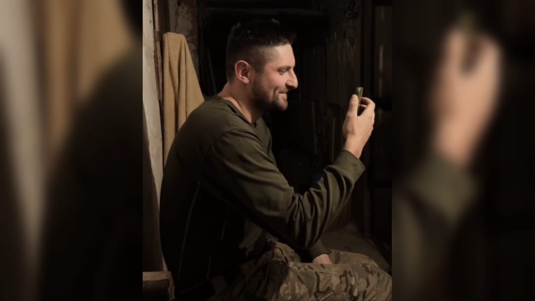 Військовий одружився з коханою через «Дію» з бойової позиції на Донеччині