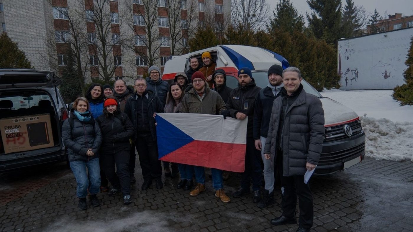 Чехи відправили в Україну понад 350 генераторів та медикаменти