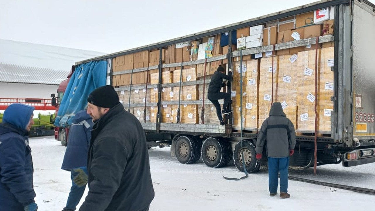 Папа Римський передав Україні 80 генераторів та медикаменти
