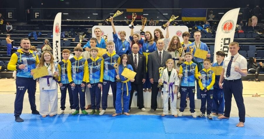 Збірна України посіла перше місце на юнацькому чемпіонаті Європи з єдиноборств
