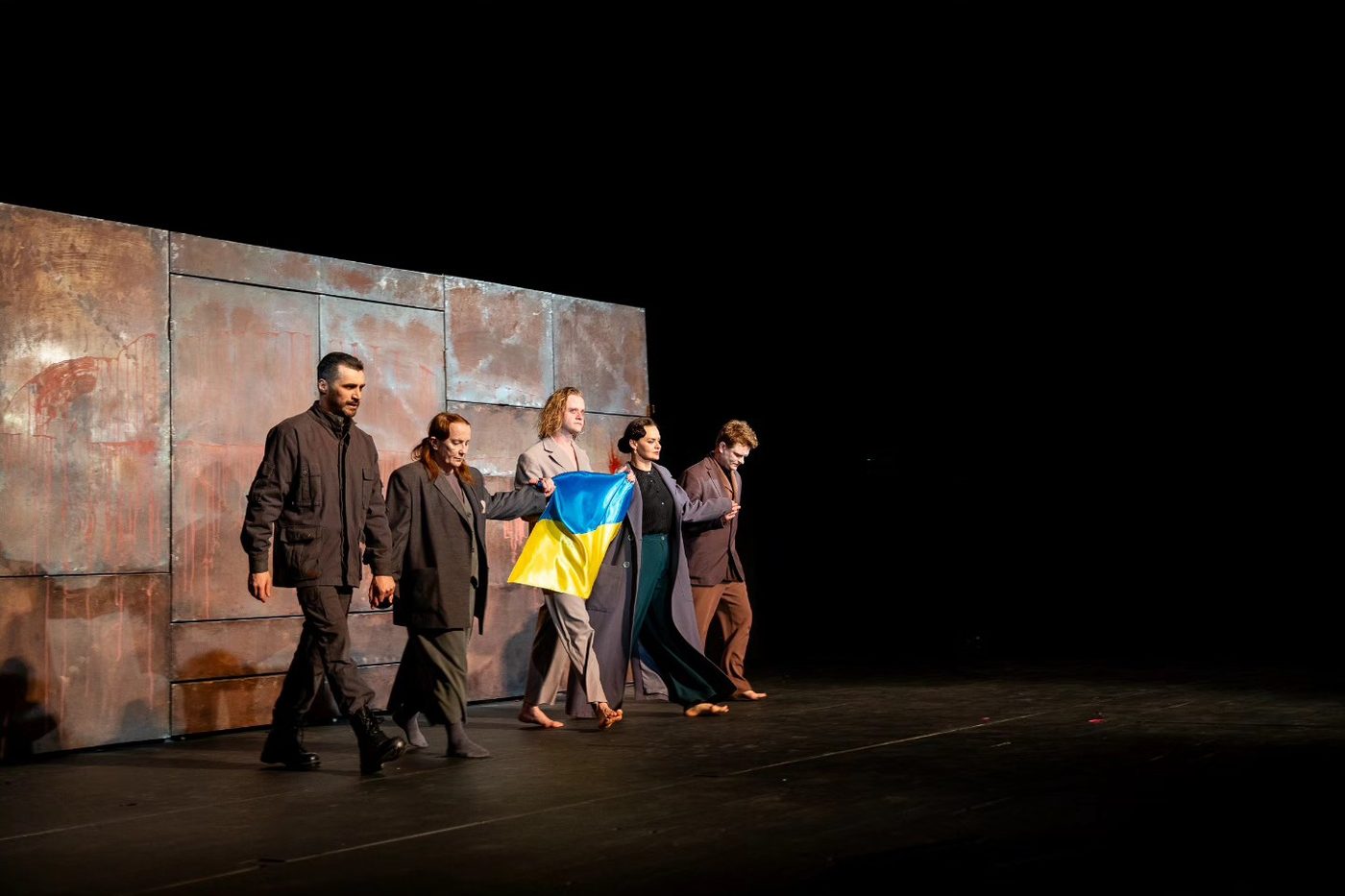 Актори Театру Франка зібрали пів мільйона гривень для ЗСУ під час туру Європою