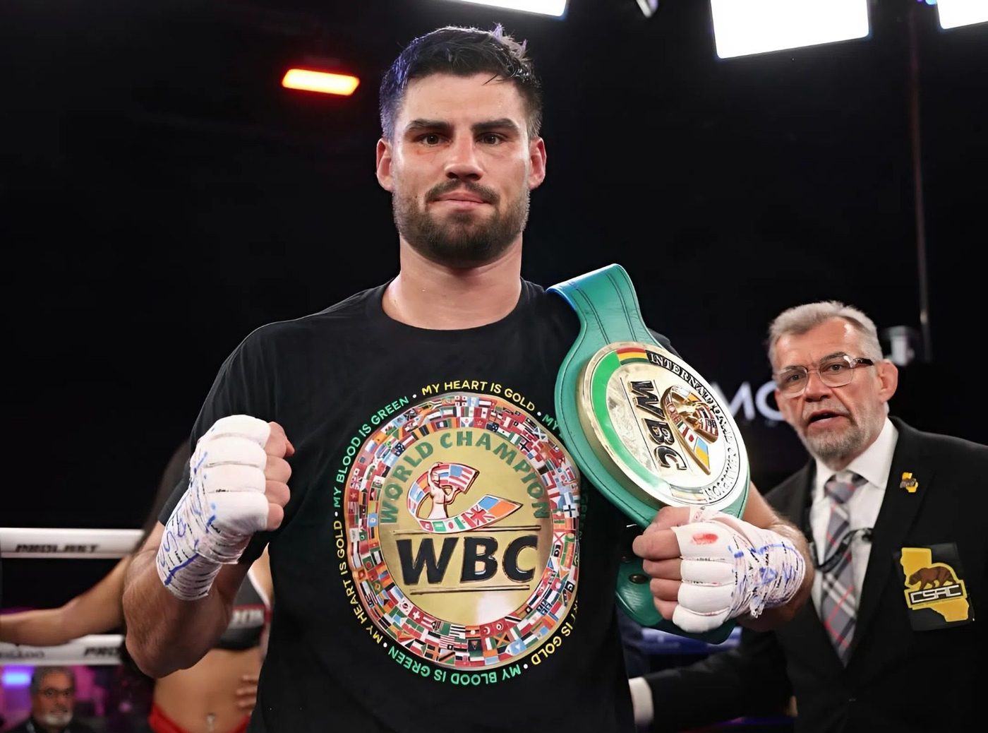 Український надважковик нокаутував суперника і захистив чемпіонський пояс WBC (ФОТО)