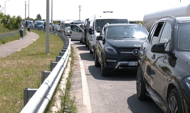 В Україні для легкових авто спростять перетин кордону: місце в черзі можна буде бронювати онлайн