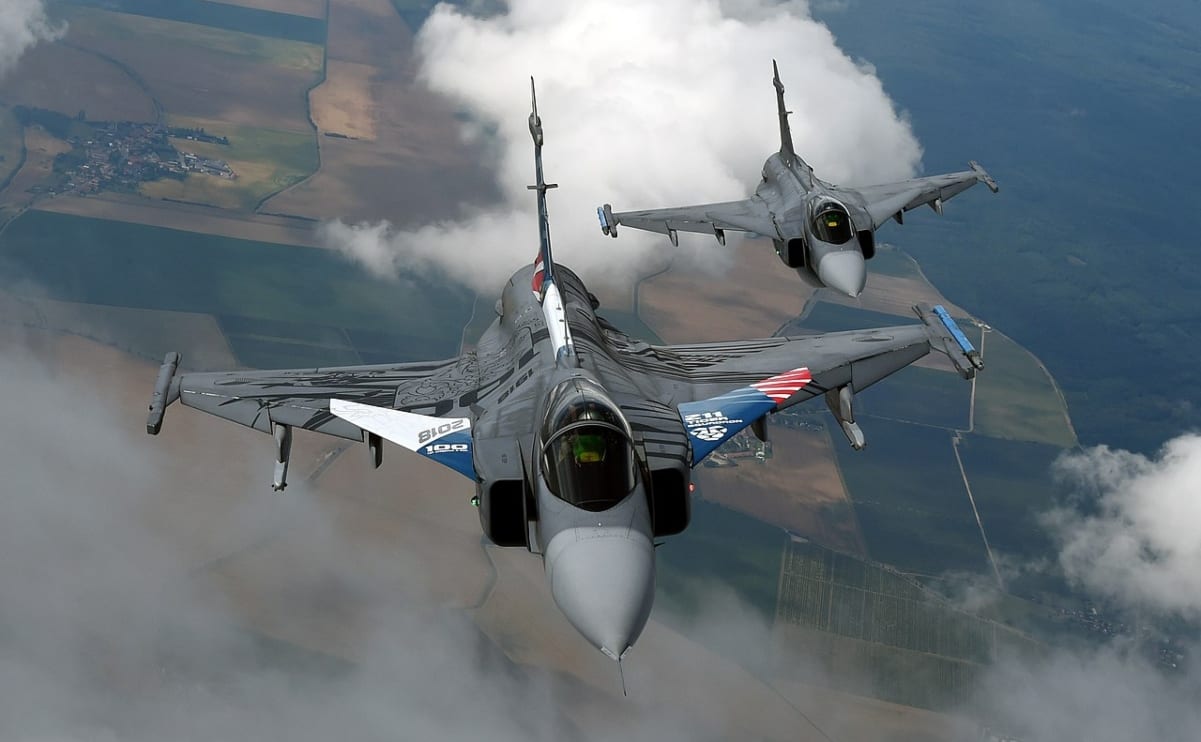 Швеція передасть Україні 16 винищувачів Gripen, ще 22 — продасть