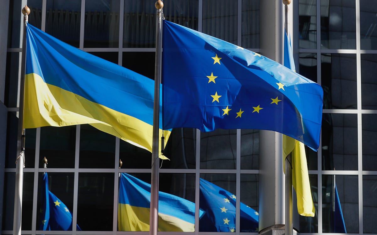 Угорщина зняла майже півторарічне вето на вступ України до ЄС