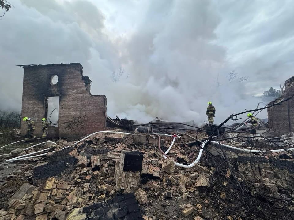 Після російського удару по кіностудії Довженка врятували близько 600 архівних фільмів
