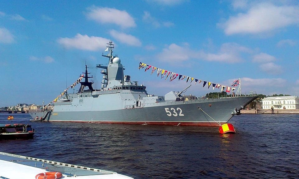 Сили оборони уразили російський військовий корабель у головній базі Балтійського флоту (ВІДЕО)