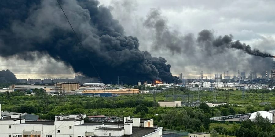Московський НПЗ горить вдруге за тиждень після атаки дронів ЗСУ