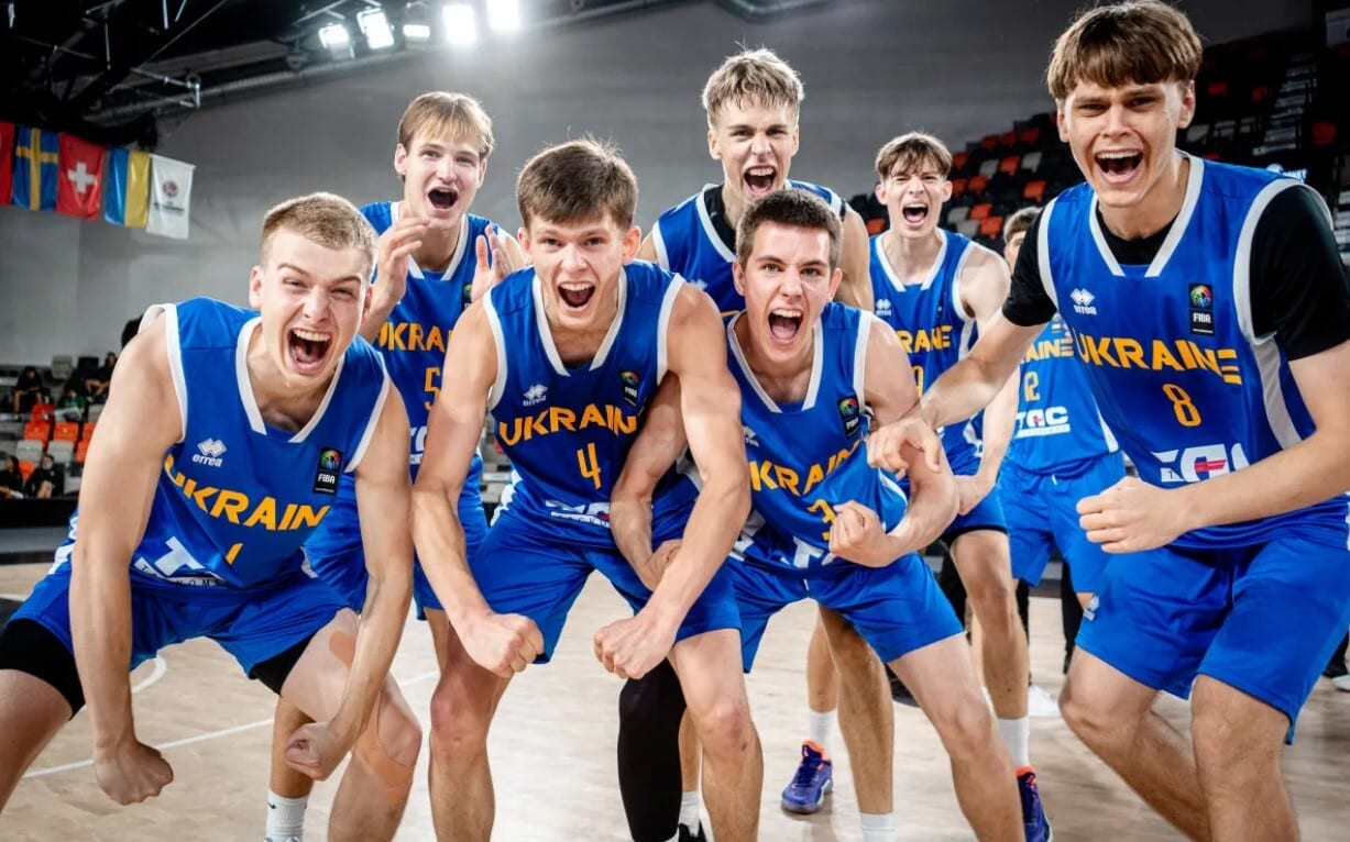 Українські баскетболісти вперше в історії виграли молодіжний ЧЄ в Дивізіоні B