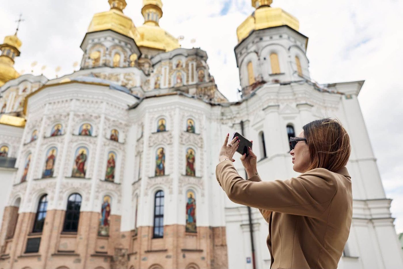 Блогерка Лумер, наближена до президента США, розповіла підписникам про атаку росіян на Києво-Печерську лавру
