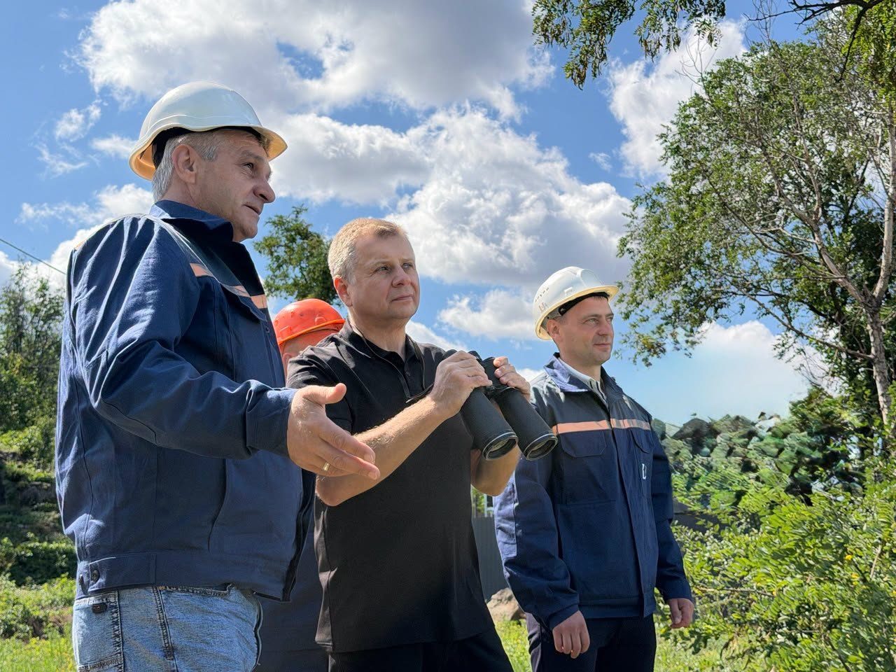 Шість годин на Дніпрі під загрозою дронів: енергетики та військові повернули світло 3 тисячам родин на Запоріжжі