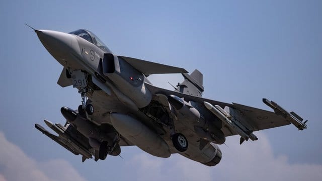 Україна підписала зі Швецією угоду на постачання 16 винищувачів Gripen E
