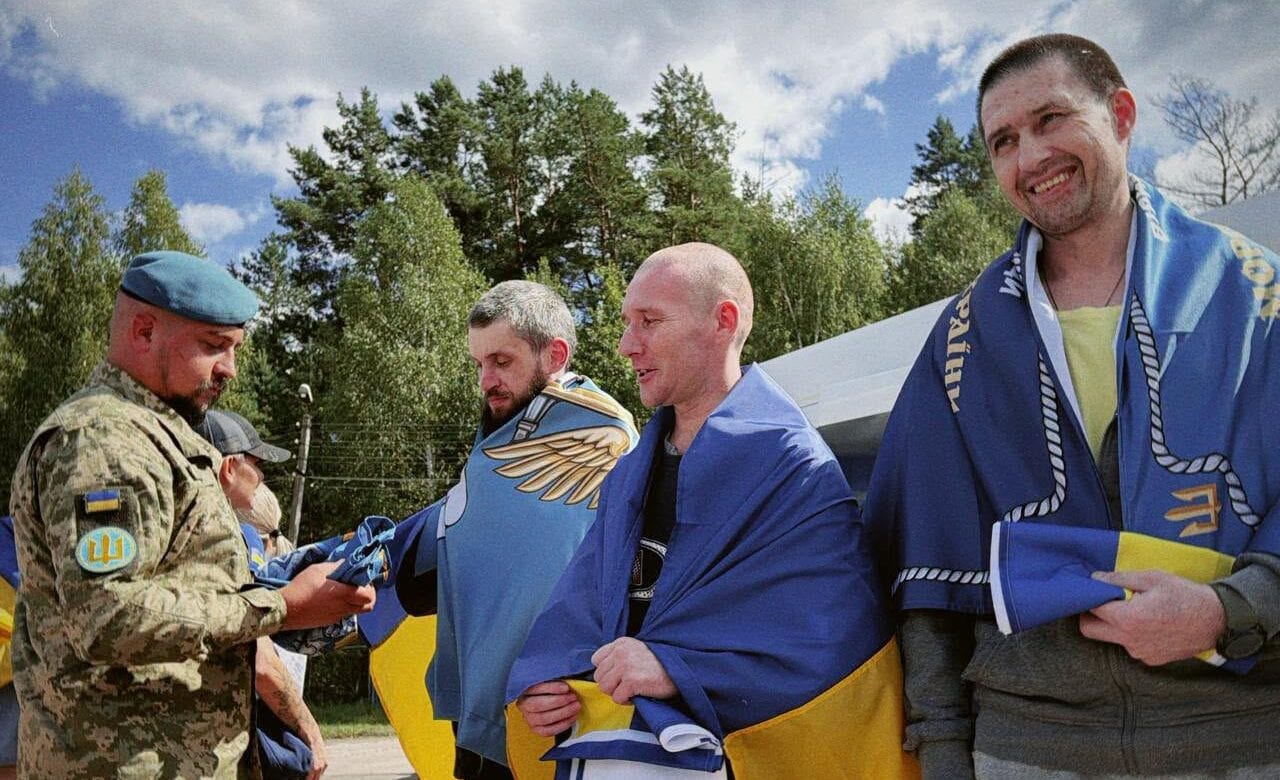 Україна повернула 10 військових, яких вважали зниклими безвісти (ФОТО)