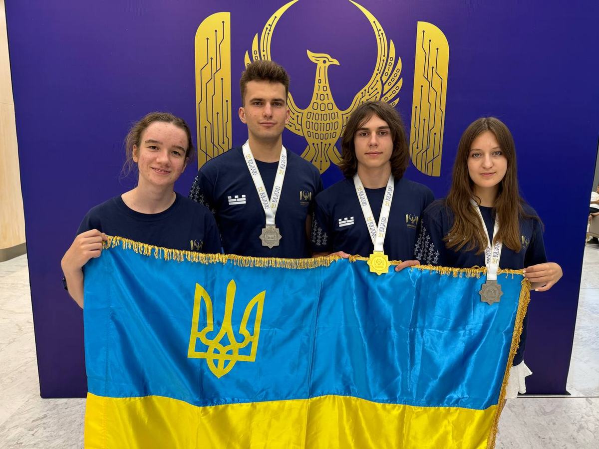 Українські школярі здобули «золото» й два «срібла», обійшовши суперників з 92 країн на олімпіаді з інформатики