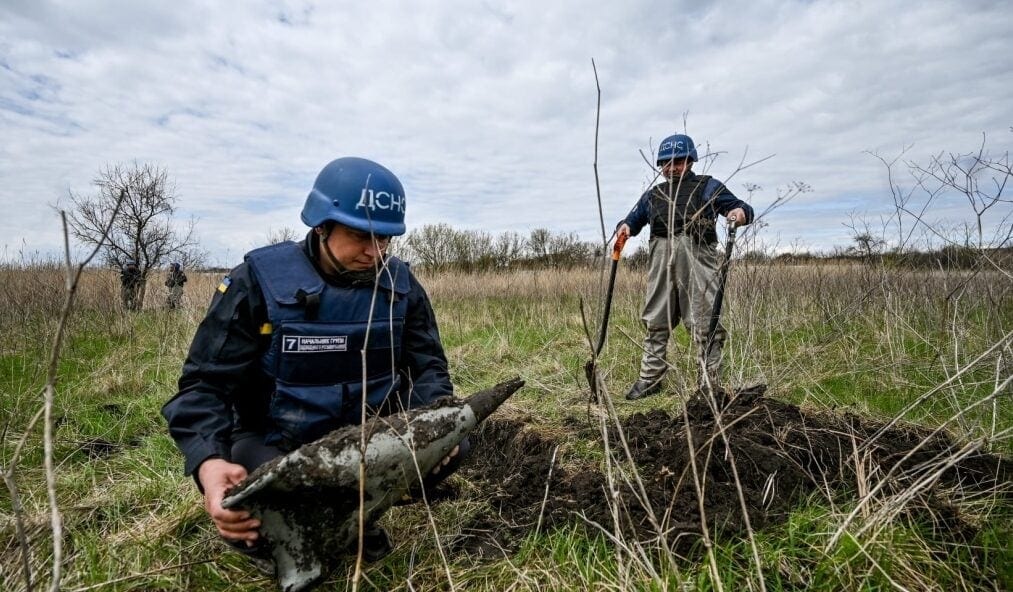 Уперше в Україні повністю розмінували ціле село за кошти донорів з усього світу