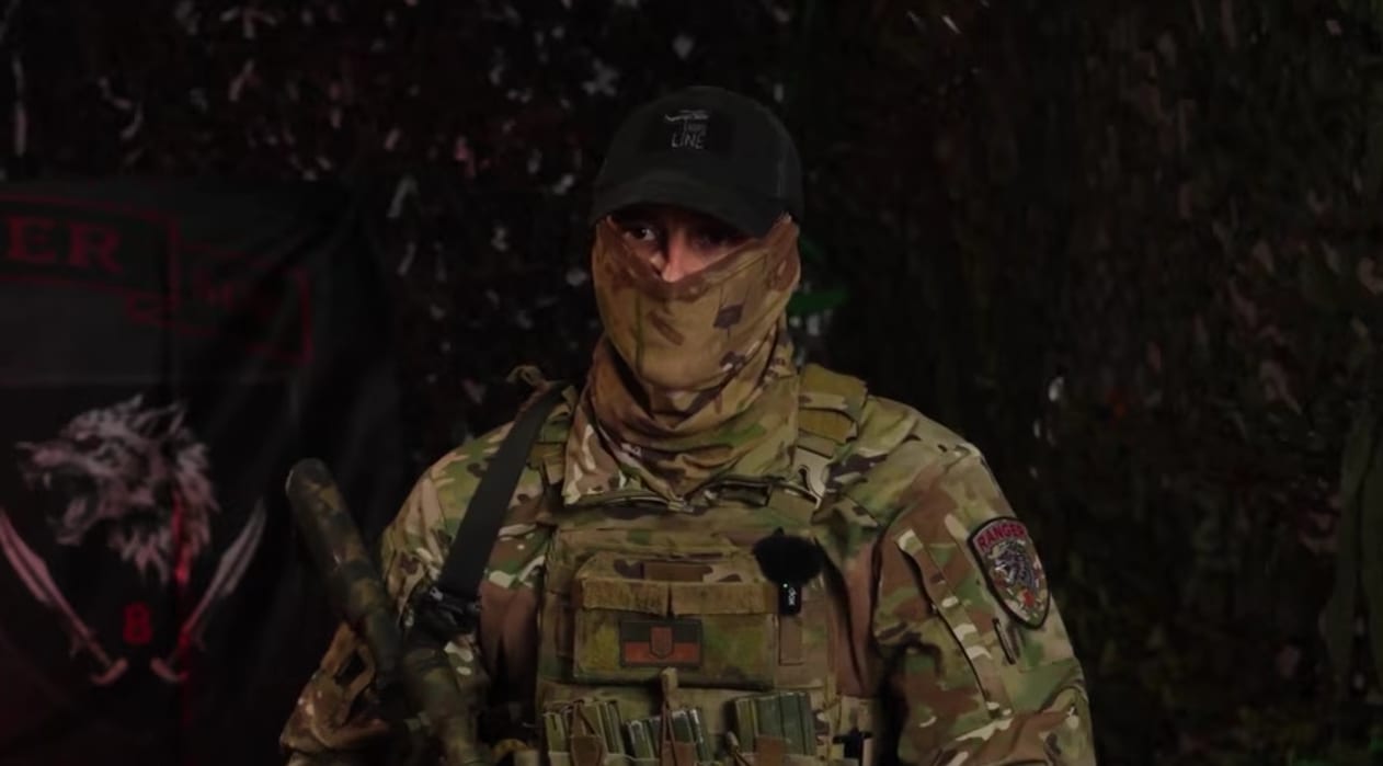 15 км пішки під дронами: командир роти ССО врятував тяжкопораненого бійця