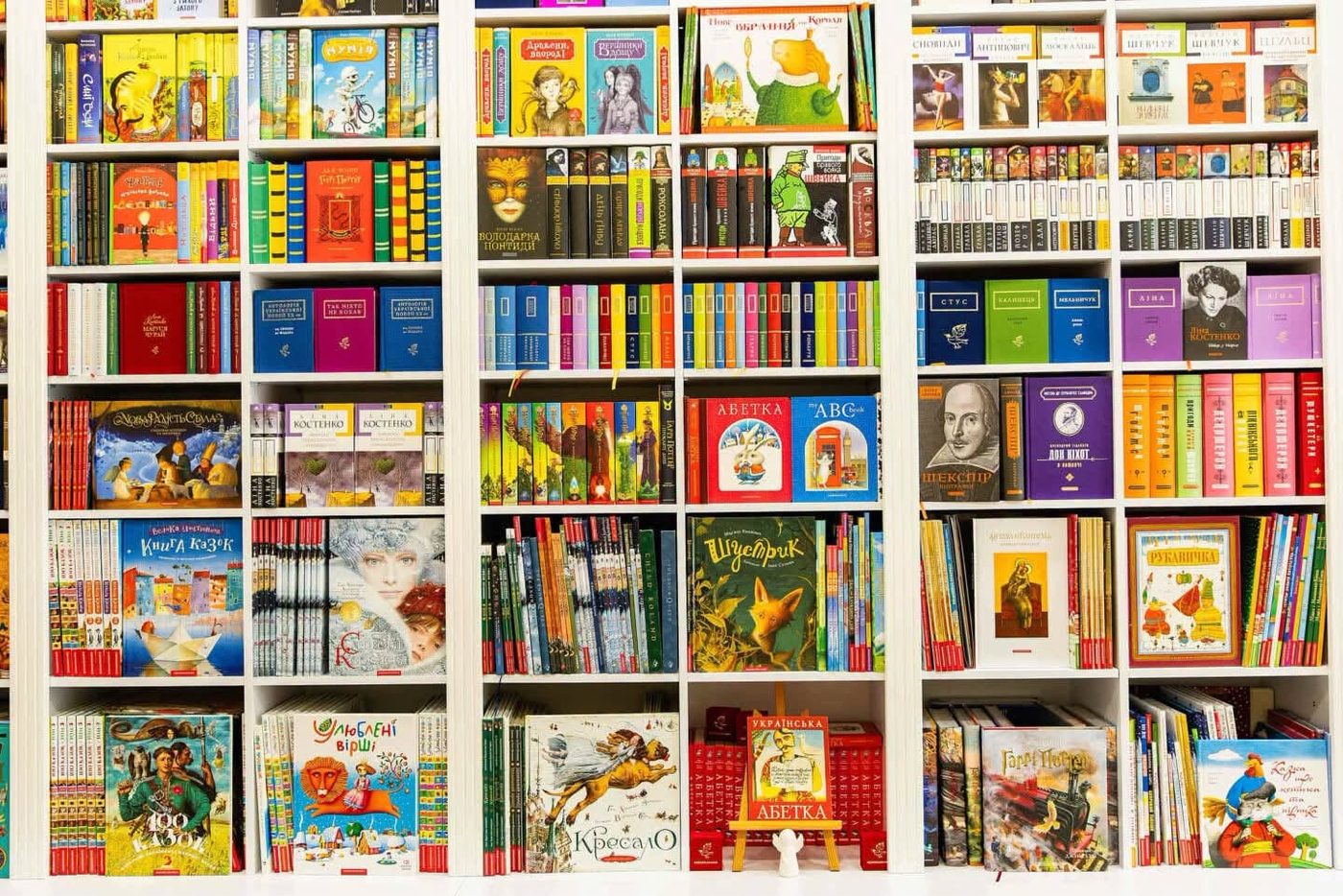 Після атаки рф «А-ба-ба-га-ла-ма-га» відновить відправки книг вже наступного тижня