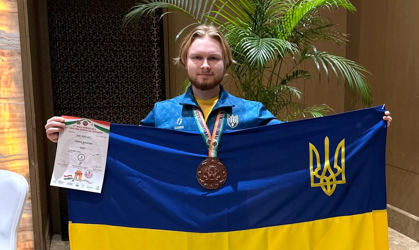 Витримав тиск і переміг суперника: українець здолав росіянина на ЧС з армреслінгу