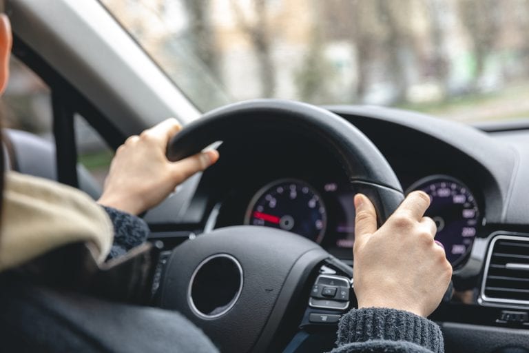 У Львові жінка народила хлопчика під час поїздки у таксі