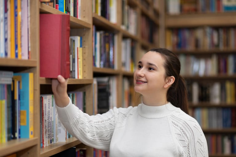 У відділеннях «Нової пошти» з’являться книжкові простори