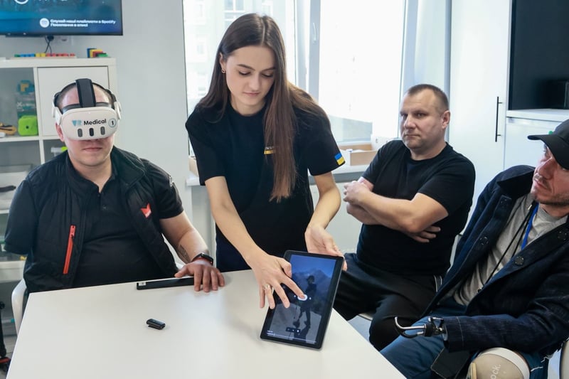 VR-реабілітацію для захисників у центрі UNBROKEN