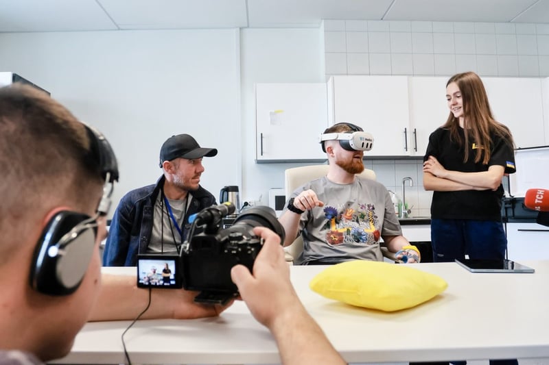 VR-реабілітація для захисників у центрі UNBROKEN