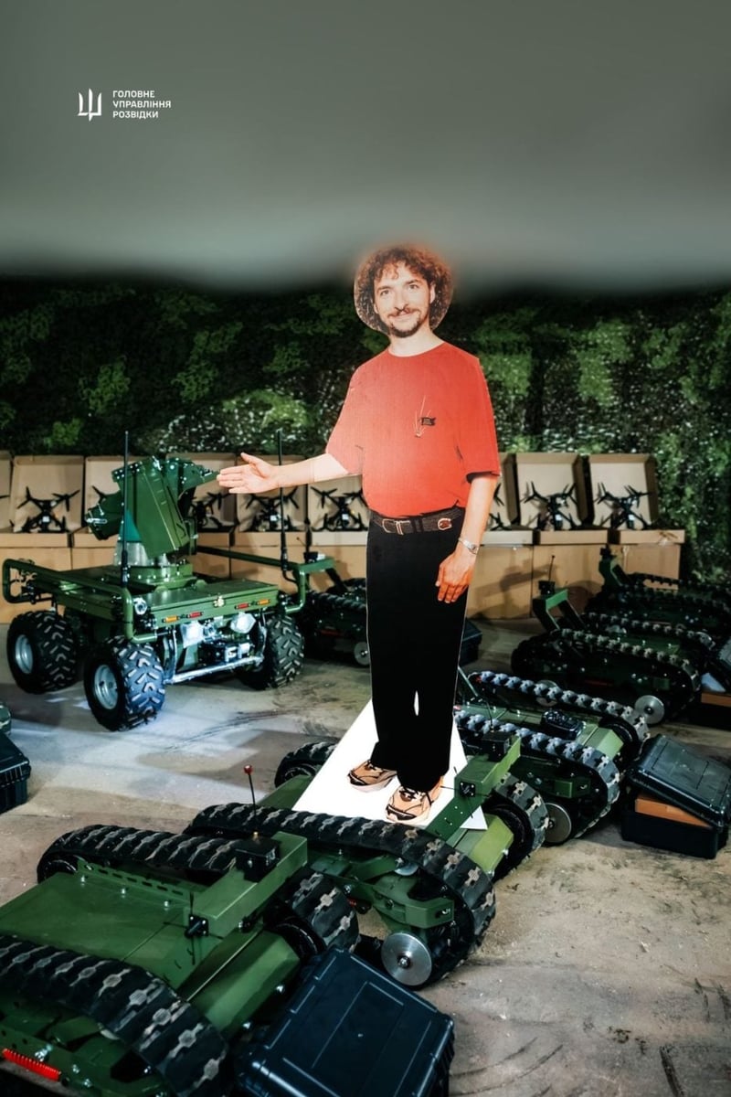 Комік Василь Байдак передав бійцям ГУР допомогу на понад 7 мільйонів гривень