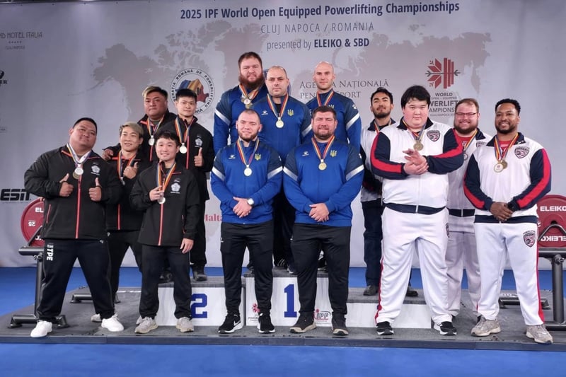 Українські паверліфтери на Чемпіонаті світу в Румунії