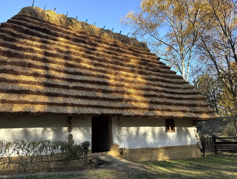 Лемківська хата у Львові