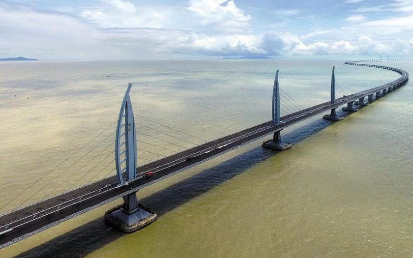 Компанія, яка збудувала найдовший у світі міст, працюватиме на Полтавщині