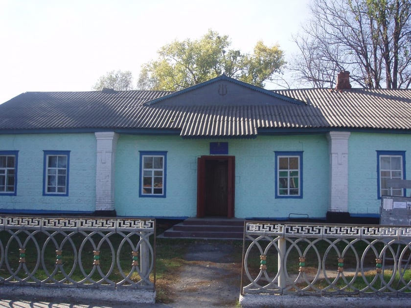 За три года на Луганщине восстановят сельские клубы