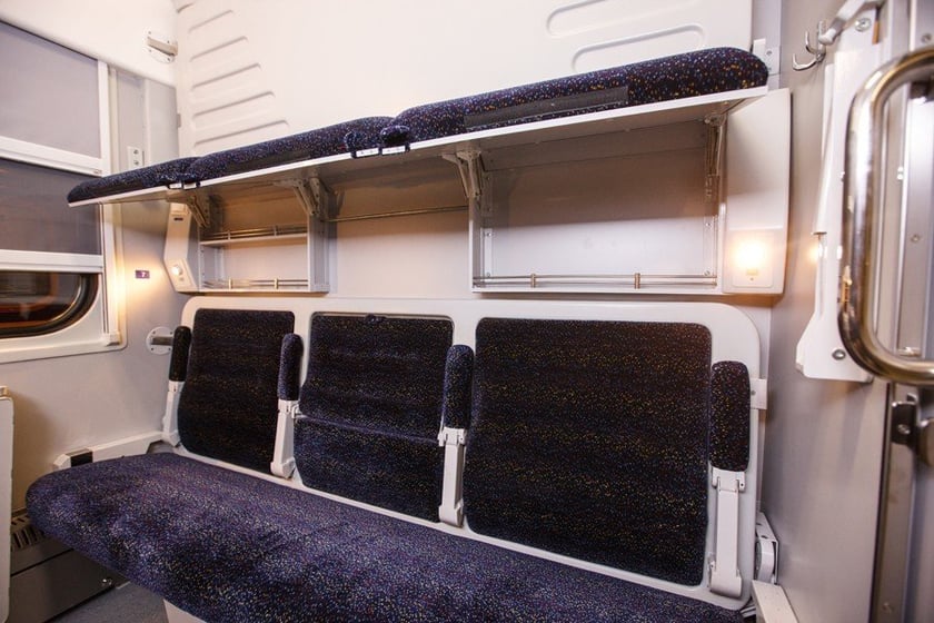 Теплі та з розетками: на зимові свята Укрзалізниця запустить новенькі вагони