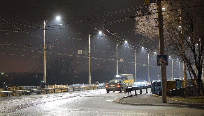 Пост-мост в Мариуполе получил современную систему освещения