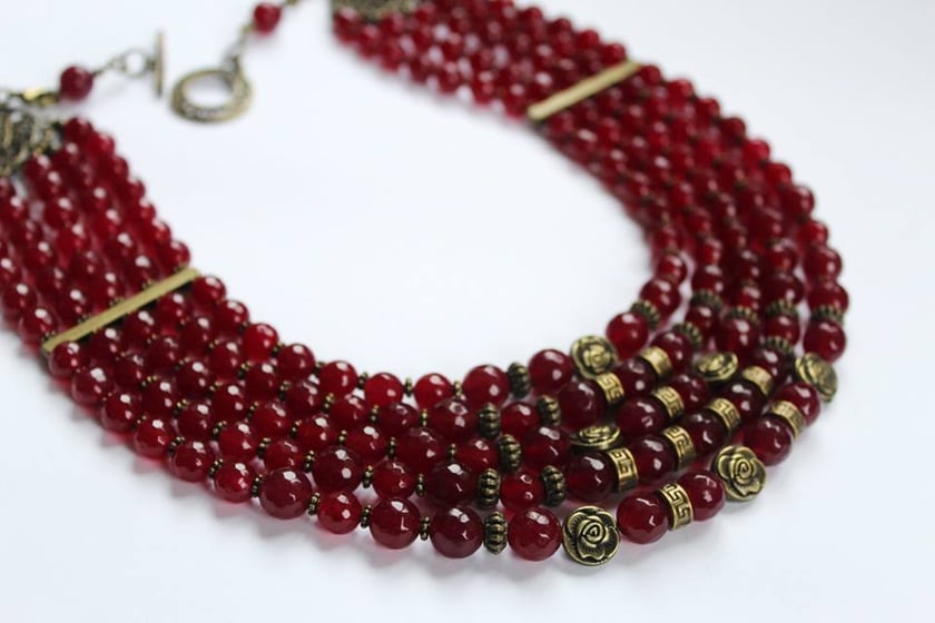 Переселенка из Донецка возрождает традиционное украинское рукоделие