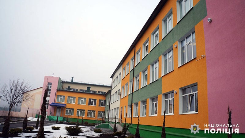 У Вугледарі навчальні заклади обладнали камерами спостереження