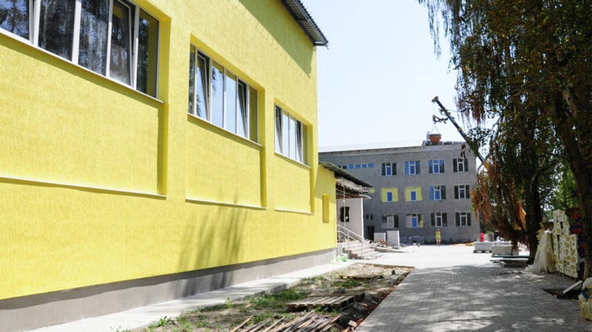 В Славянске после двухлетнего ремонта открыли опорную школу