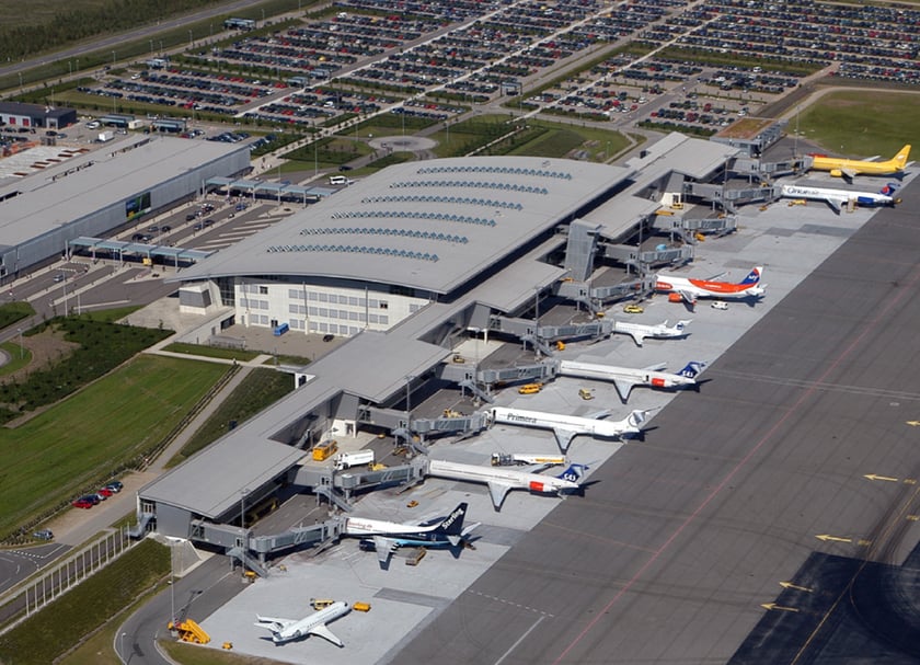 Один із найбільших аеропортів виправив помилку у назві столиці України