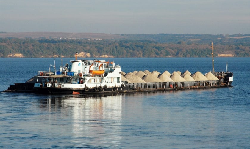 Україна відроджує перевезення по Дніпру