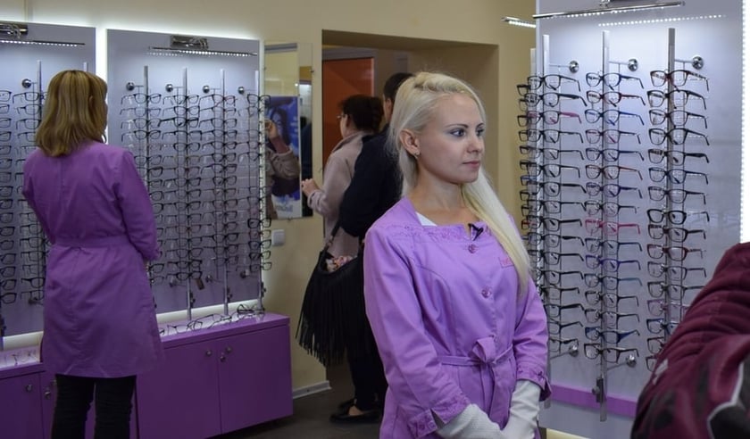 Як підприємниця на Донеччині повертає жителям регіону зір за 15 хвилин
